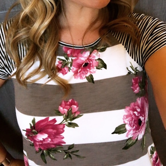 Last 1! Medium Striped/floral top in Ash Brown - Picture 6 of 7